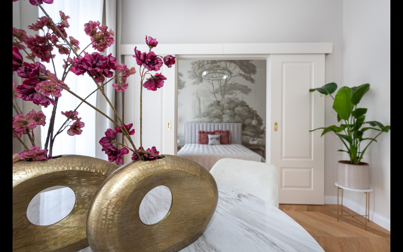 Excellent location, luxurious finish! - After