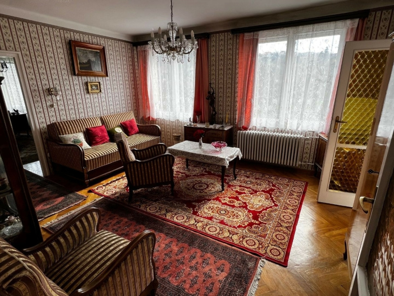 79 m2 prachtige flat met panoramisch uitzicht over de Citadella en Tabán!