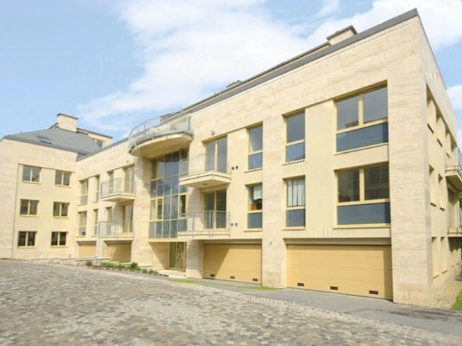 Mis deze kans niet om A105 M2 prachtige flat te kopen met 20 m2 balkon in een charmant wooncomplex op prestigieuze Szemlőhegy!