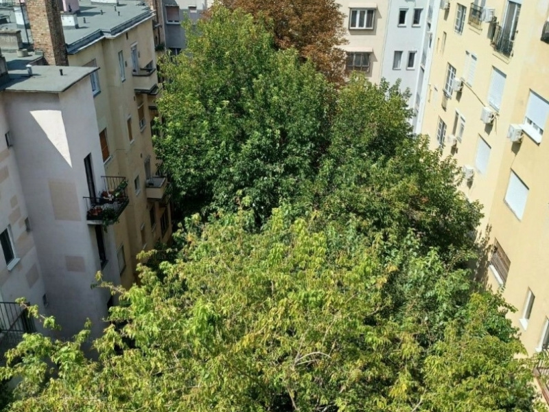 Stap-in klaar appartement van 46 m2 op de 6e verdieping in de buurt van de Donau en Pozsonyi út!