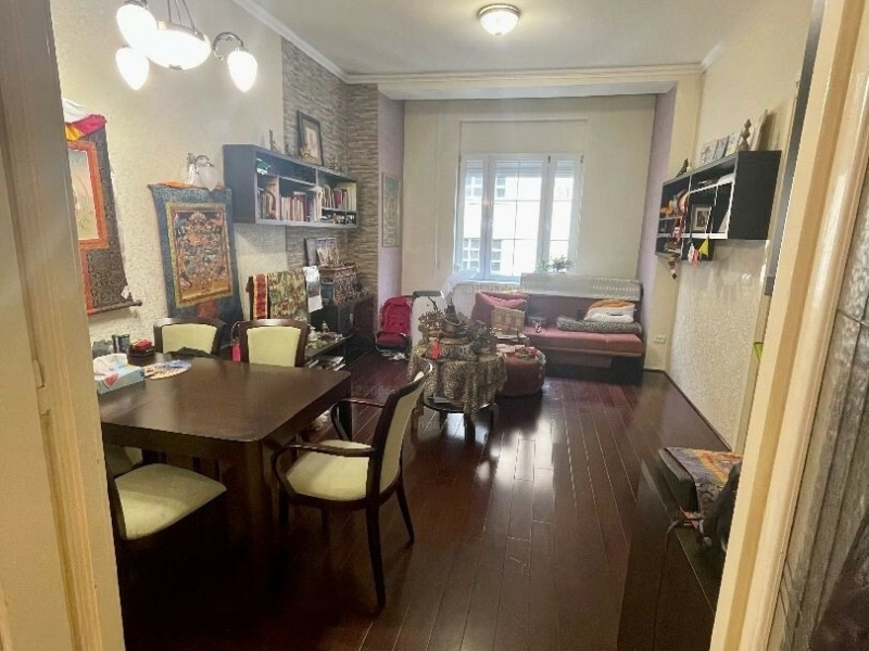 100 m2 Wohnung in gutem Zustand in einer sehr ruhigen Straße zu einem guten Preis in újlipótváros!