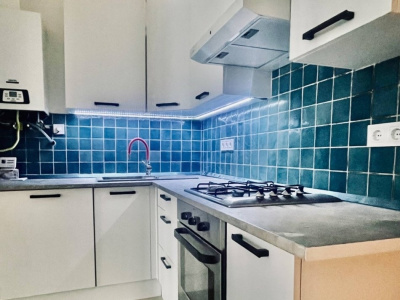 Low cost, 42 m2 renovated flat for a good price with parking close to Szent István Boulevard!