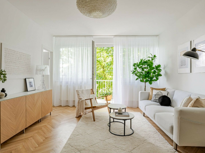 Nicely renovated flat on 59 m2 with a 6 m2 balcony overlooking the green hillside of Svábhegy!
