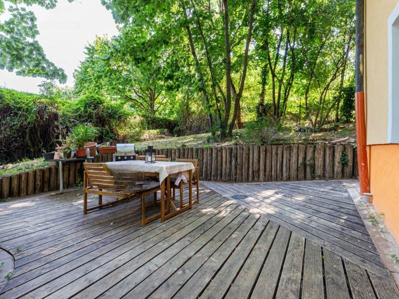 Genießen Sie Ihren eigenen Garten dieses frischen und jugendlichen 62 m2 renovierten Wohnung auf Orbánhegy, 12. Bezirk!