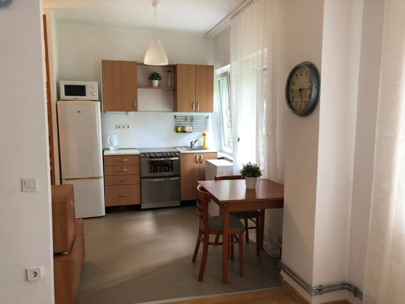 Goedkope 36 m2 gerenoveerde studio in een rustige straat op Orbánhegy, 12e district