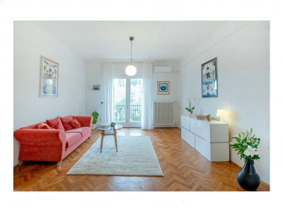 A sunny 3rd floor flat on 57 m2 close to MOM Park!