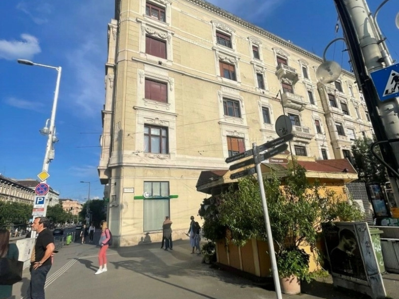 42 M2 Studio i en lugn inre trädgård nära Margitsziget till ett bra pris!