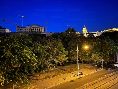 80 m2 flat with panoramic view on Buda Castle in fair condition at a good price!