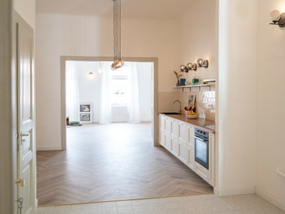 107 m2 beautifully renovated flat below Buda Castle