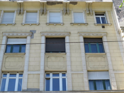 26 m2 studio for renovating project in an inner yard near Horvát kert!